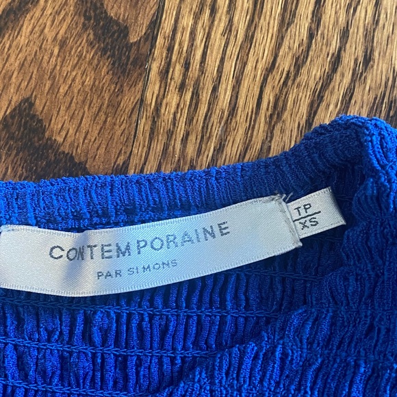 Blue flutter sleeve top - Picture 2 of 2